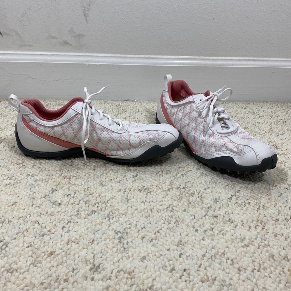 Foot Joy Super Lites golf shoes